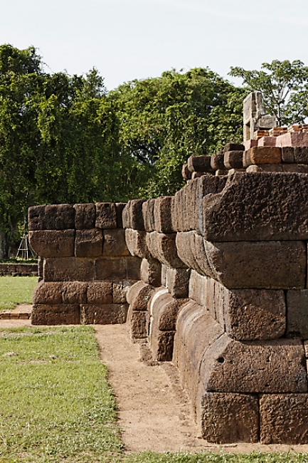 63-Ku Ban Prasat-012